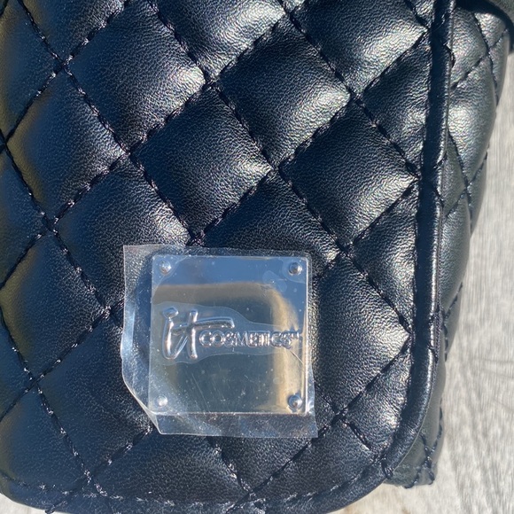 Cosmetic roll up  ✨NWT ✨ - Picture 4 of 10